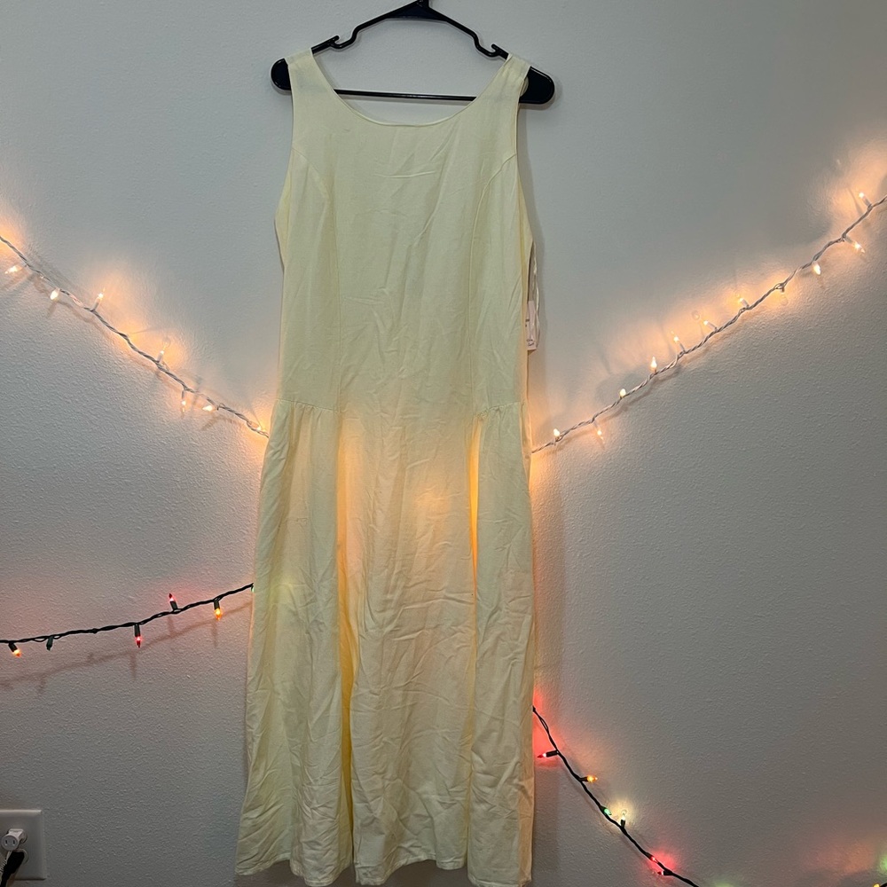 Elegant Cream Sleeveless Dress